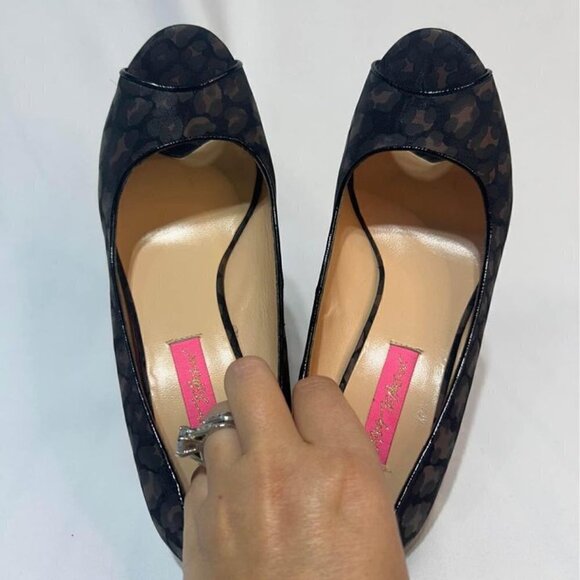 BETSEY Johnson woman’s peep toe pump. Camo design. Size 9. Excellent condition! - Picture 10 of 11